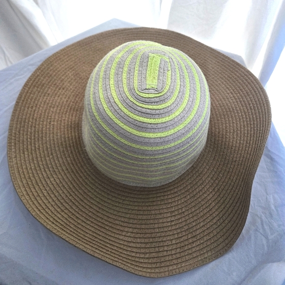 Echo Sun Hat - Picture 1 of 4